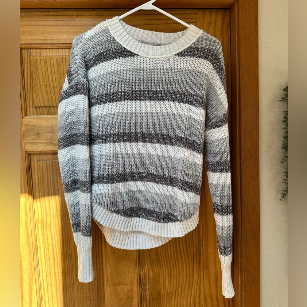 SO Women’s Striped Sweater